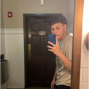 Meet your Posher, Adrian